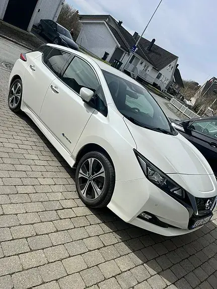 Nissan Leaf 2019 photo 2