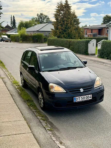 Suzuki Liana 2005 photo 4