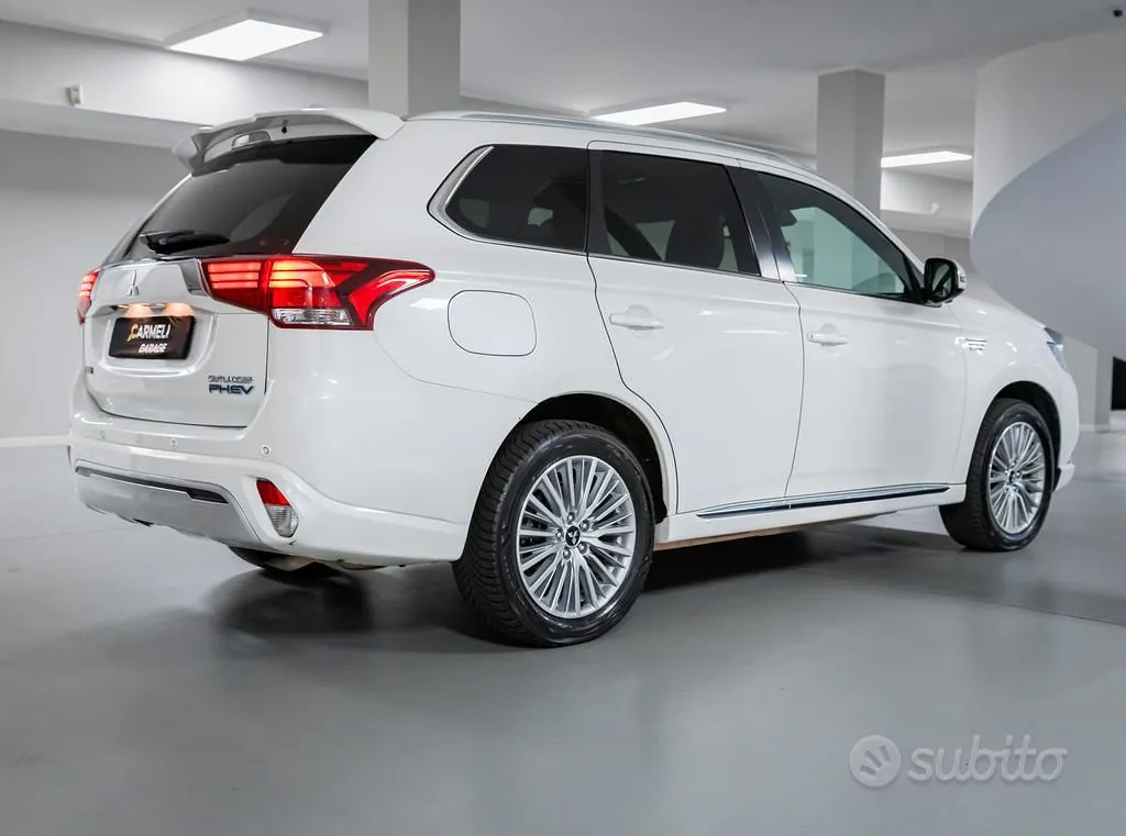 Mitsubishi Outlander 2018 photo 4