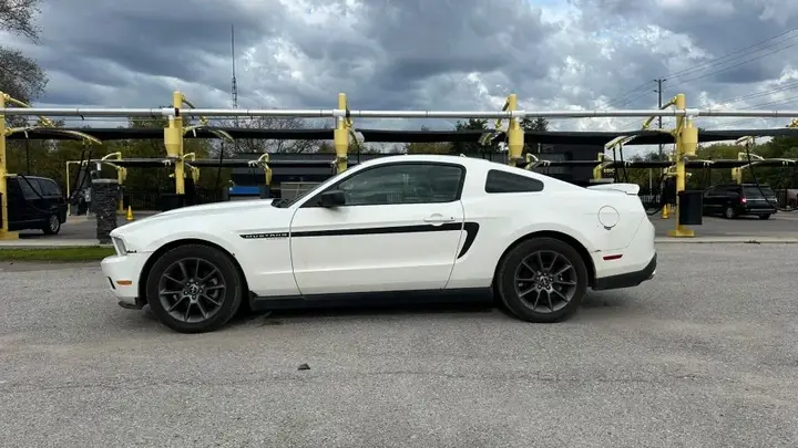 Ford Mustang 2012 photo 3