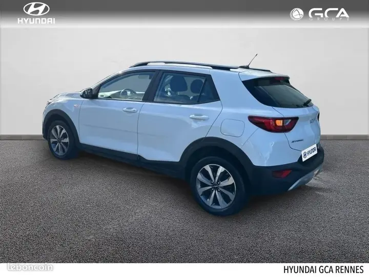 Kia Stonic 2022 photo 2