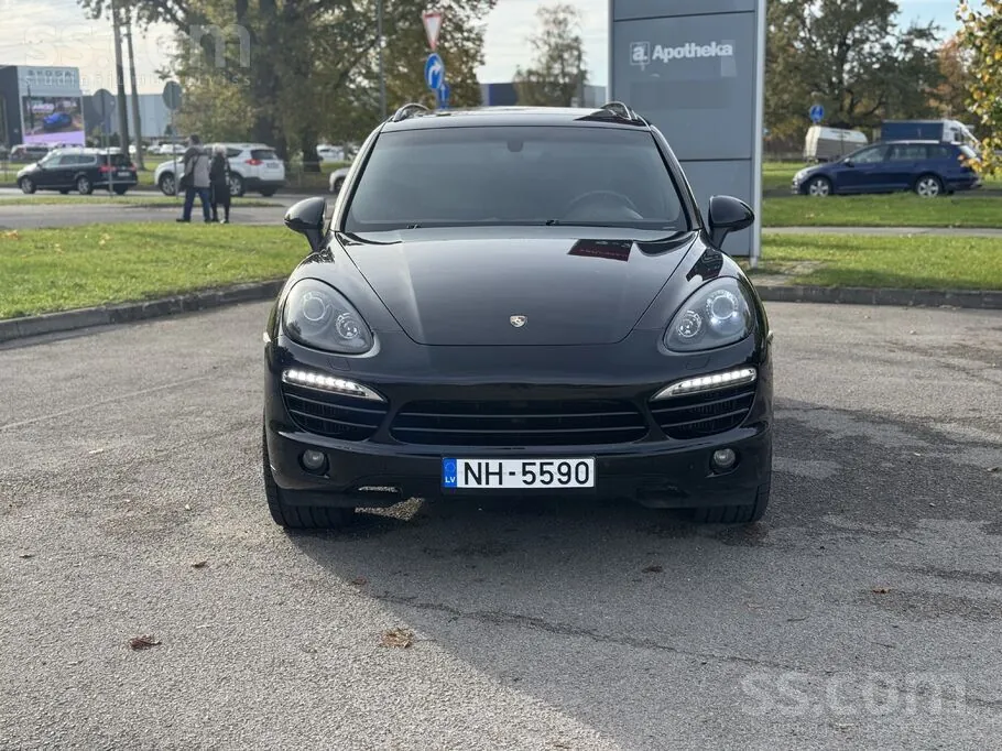 Porsche Cayenne 2010 photo 2