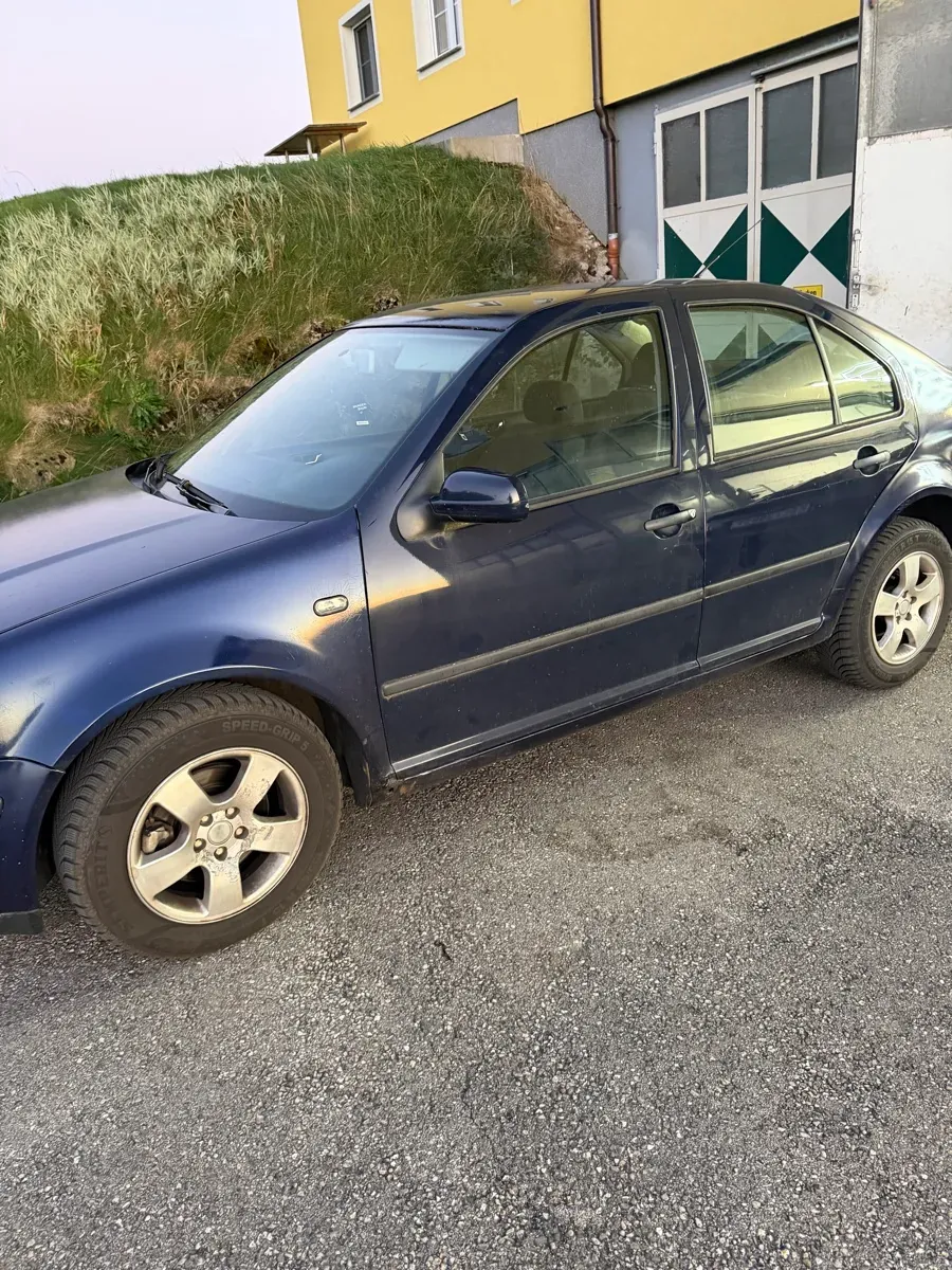 Volkswagen Bora 2002 photo 2