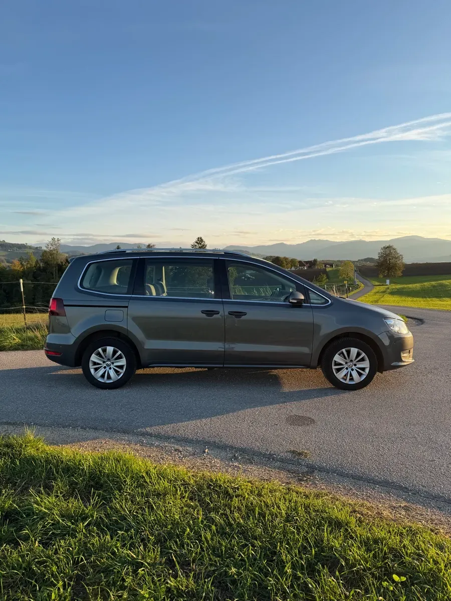 Volkswagen Sharan 2016 photo 2