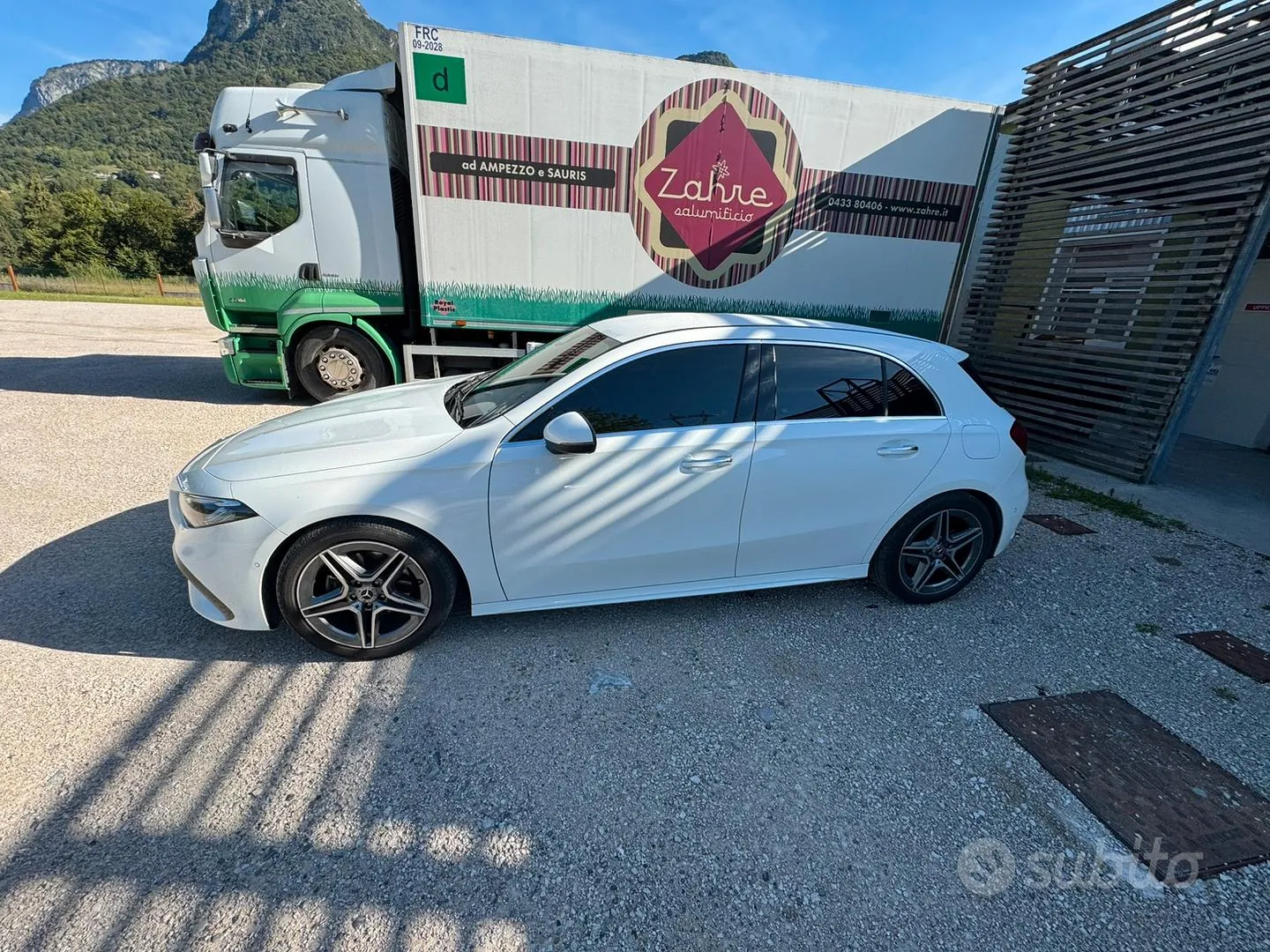 Mercedes-Benz A180 2025 photo 4