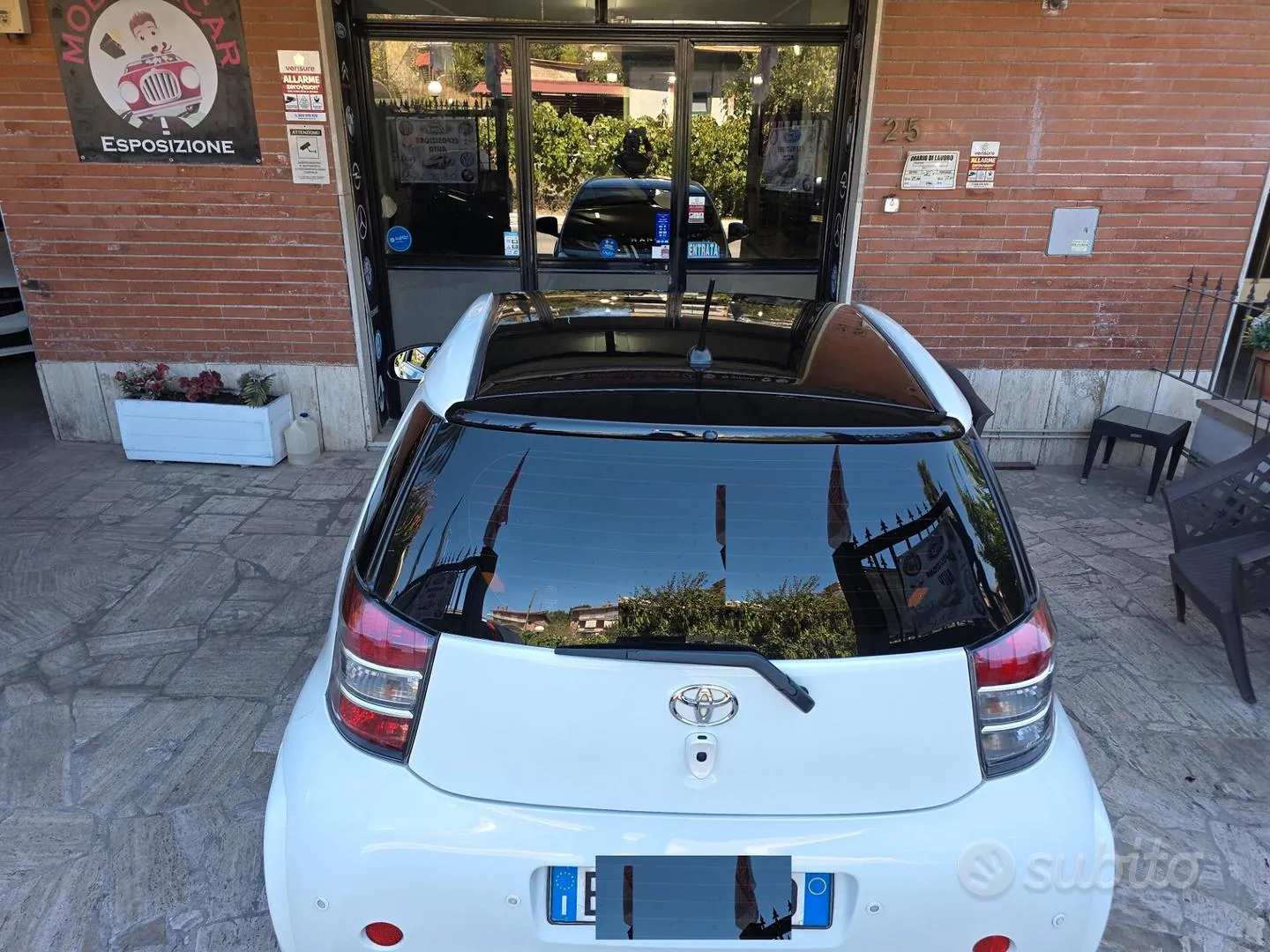 Toyota Iq 2013 photo 3