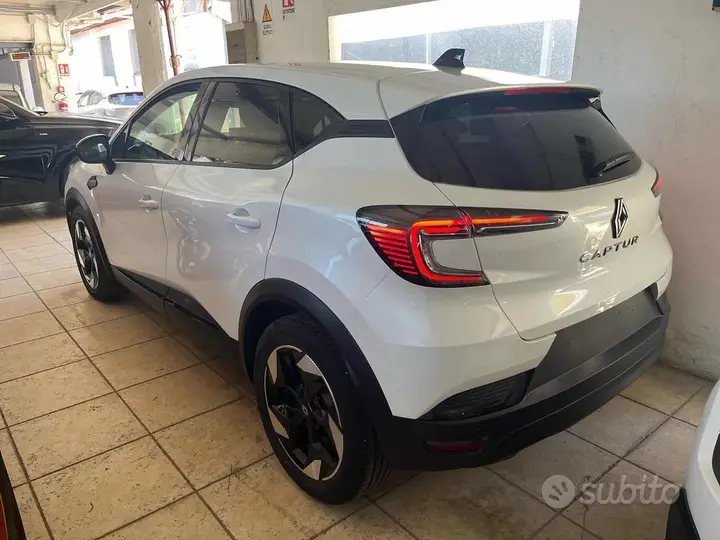 Renault Captur 2025 photo 2