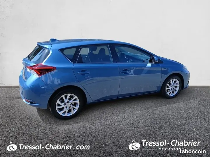 Toyota Auris 2017 photo 2