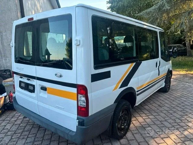 Ford Transit 2011 photo 4