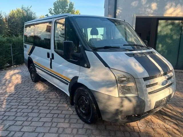 Ford Transit 2011 photo 2