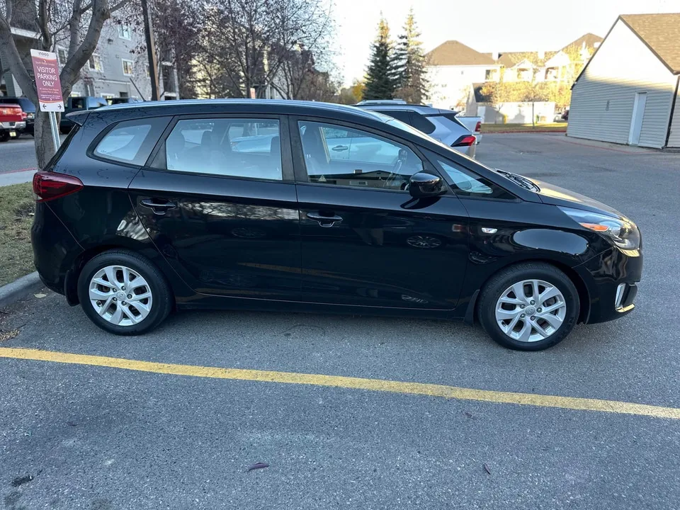 Kia Rondo 2017 photo 4