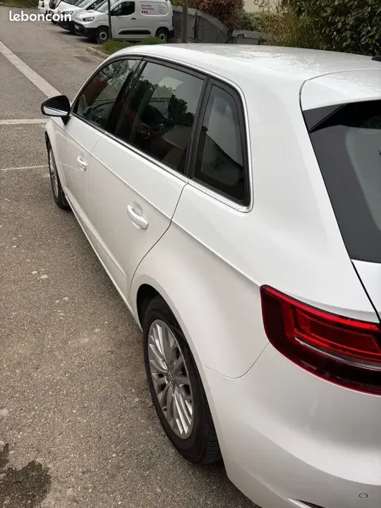 Audi A3 2019 photo 2