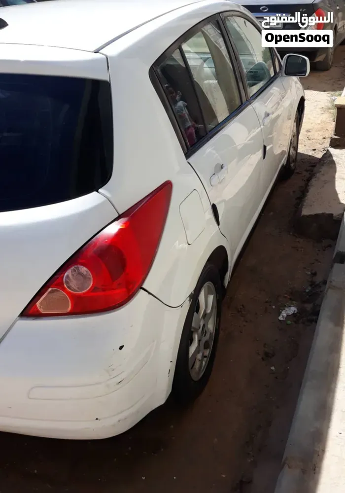 Nissan Versa 2009 photo 2