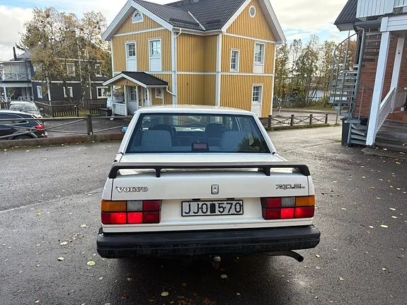 Volvo 740 1988 photo 3