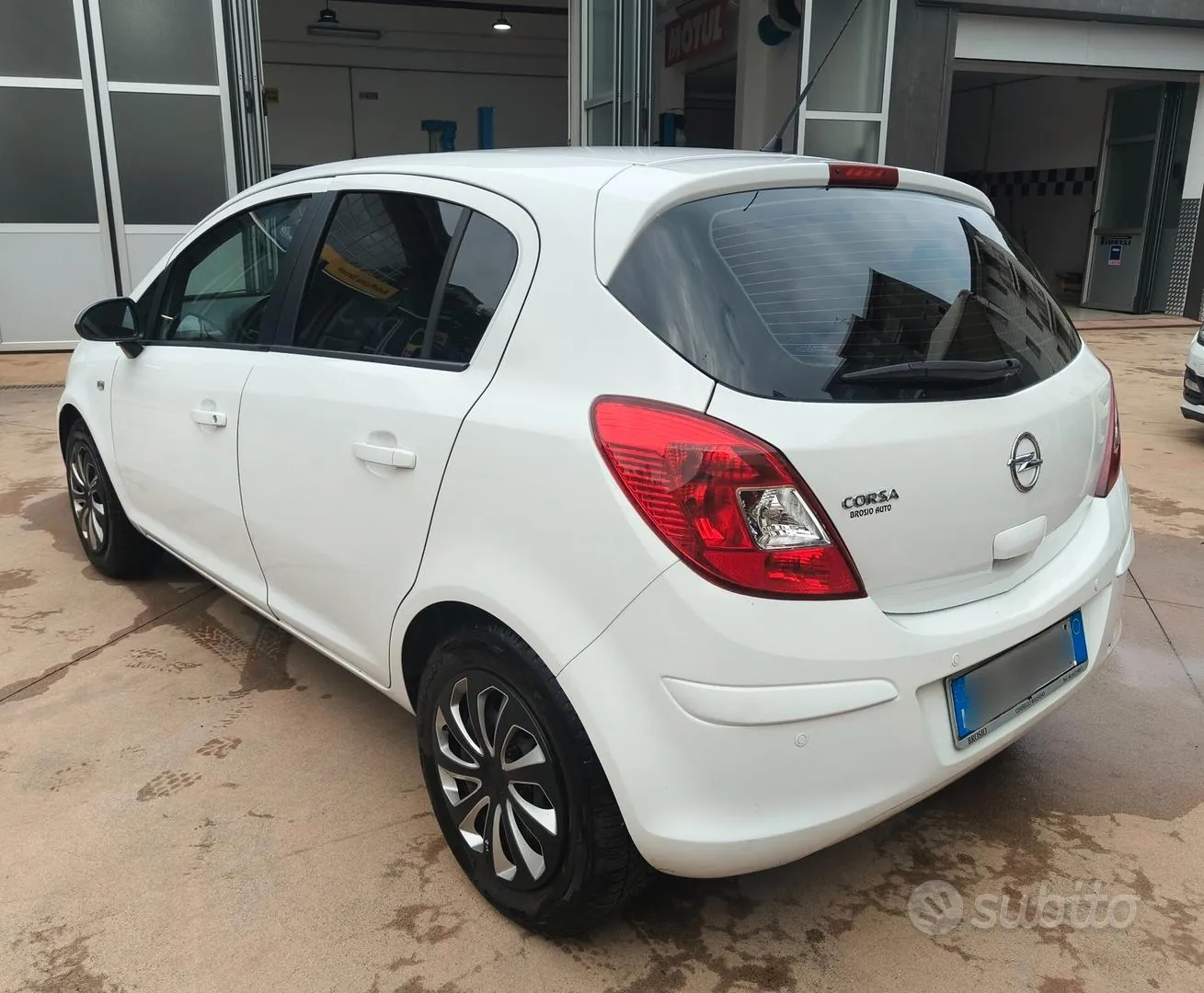 Opel Corsa 2011 photo 3