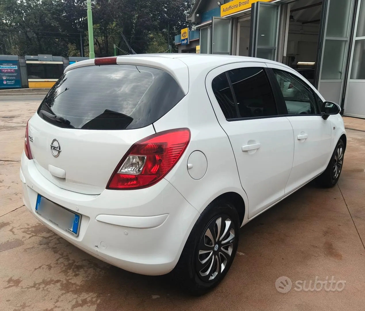 Opel Corsa 2011 photo 4