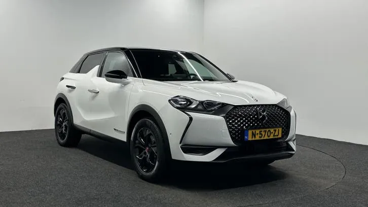 DS Automobiles 3 Crossback 2021 photo 3