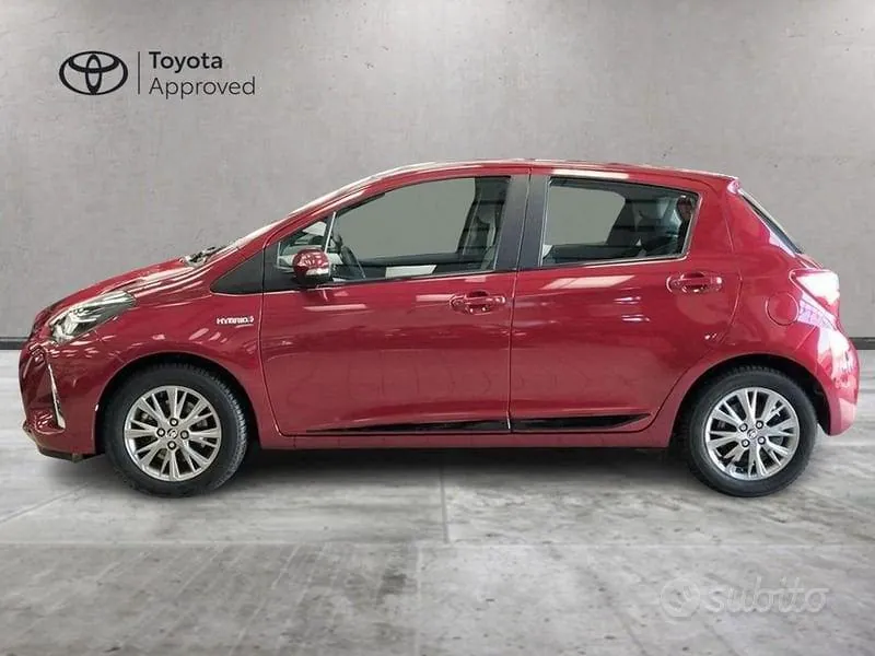 Toyota Yaris 2017 photo 2