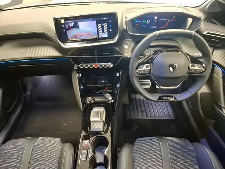 Peugeot E-208 2026 photo 3