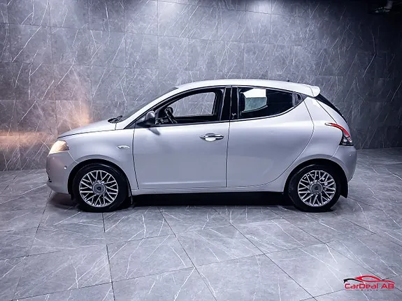 Lancia Ypsilon 2012 photo 4