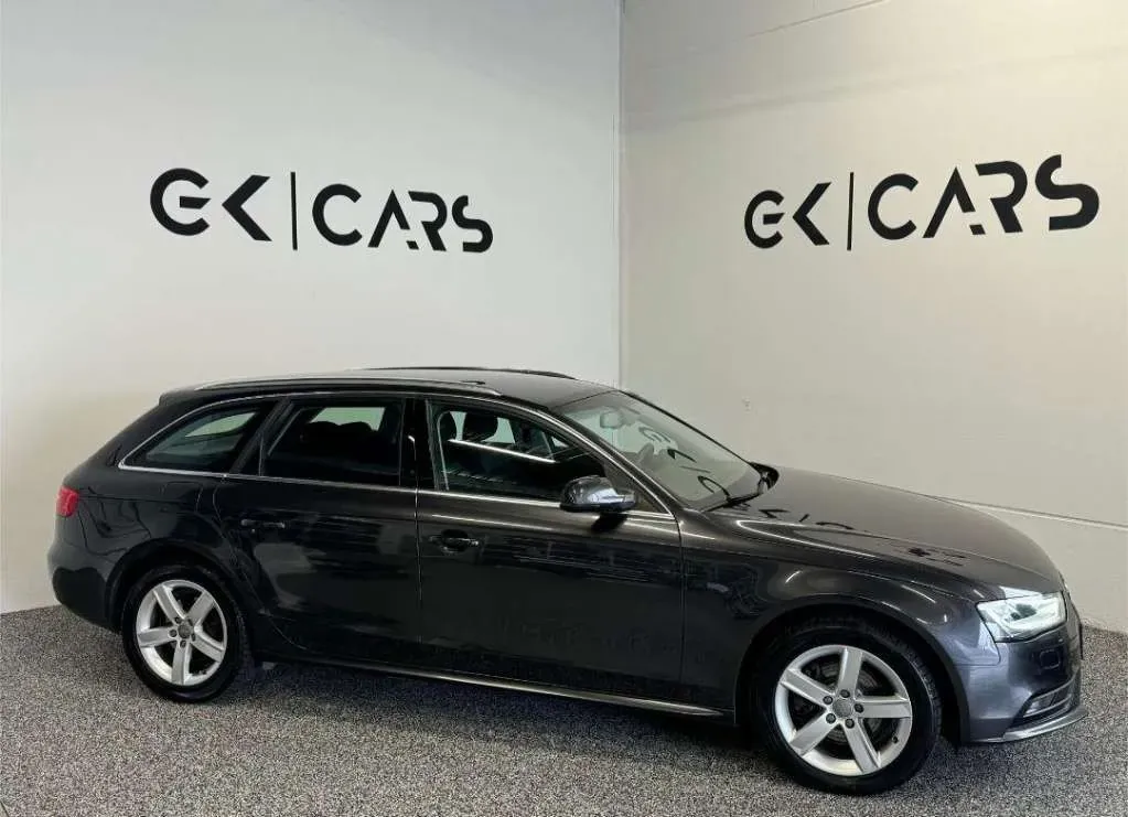 Audi A4 2012 photo 3