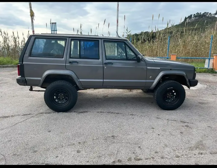 Jeep Cherokee 1989 photo 2