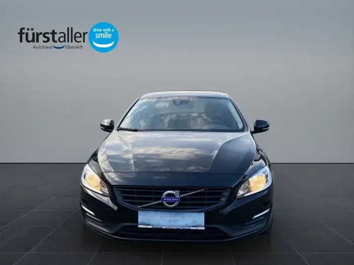 Volvo V60 2016 photo 2