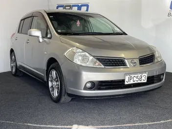 Nissan Tiida 2007 photo 2