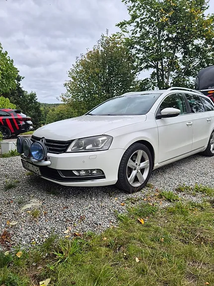 Volkswagen Passat 2012 photo 2