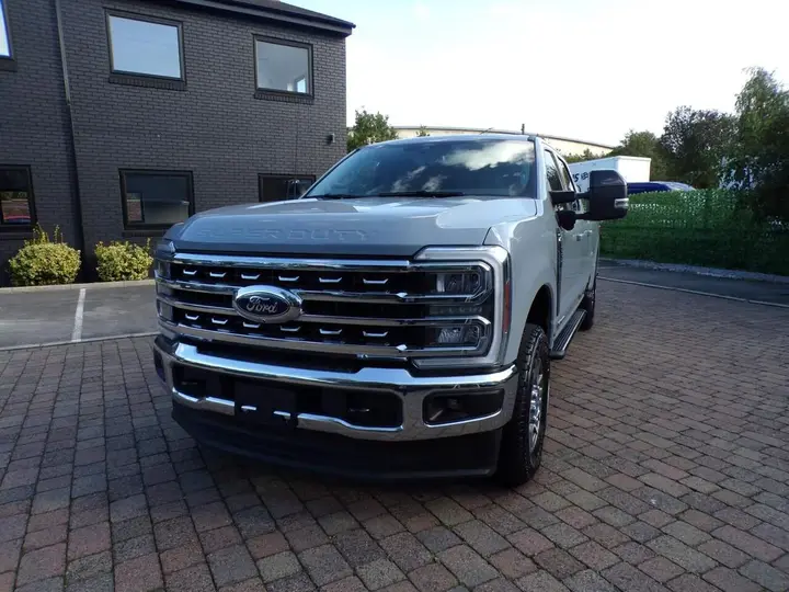Ford F250 2026 photo 5
