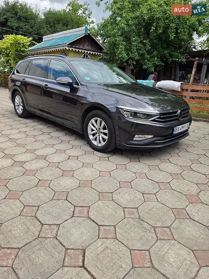 Volkswagen Passat 2021 photo 2