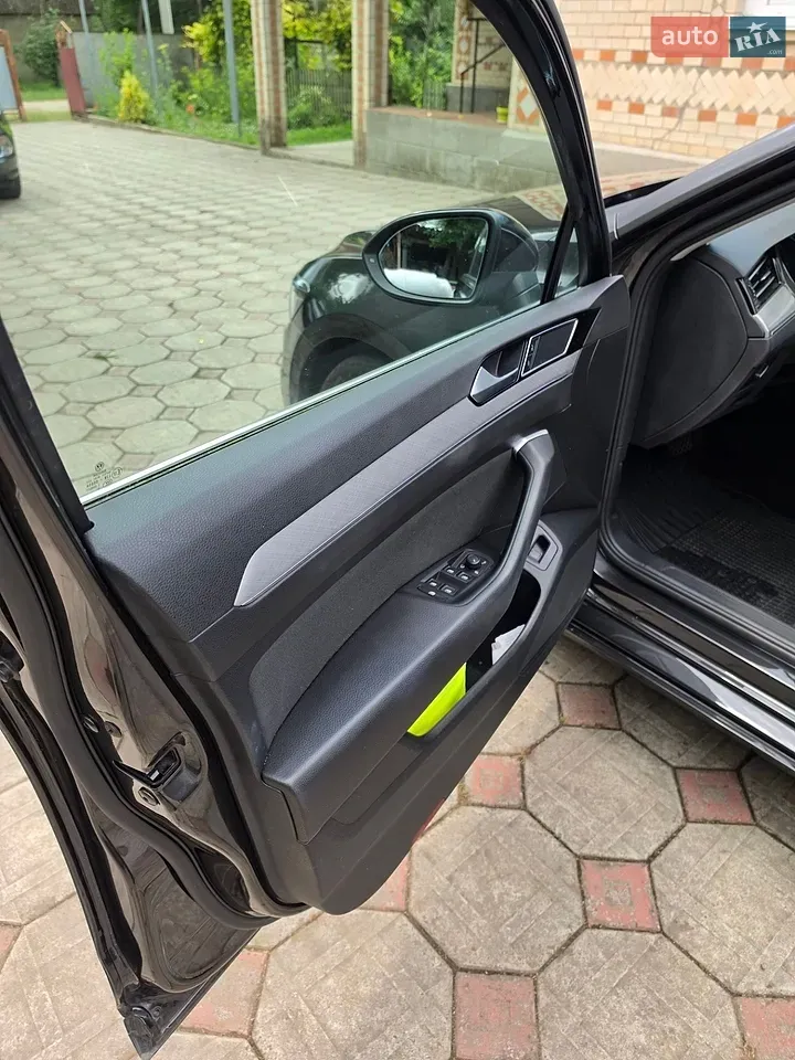 Volkswagen Passat 2021 photo 5