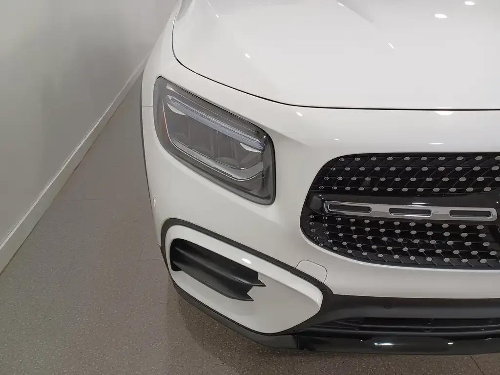 Mercedes-Benz Glb 2025 photo 4