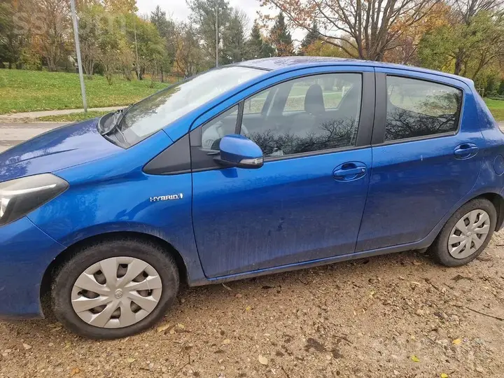 Toyota Yaris 2014 photo 2