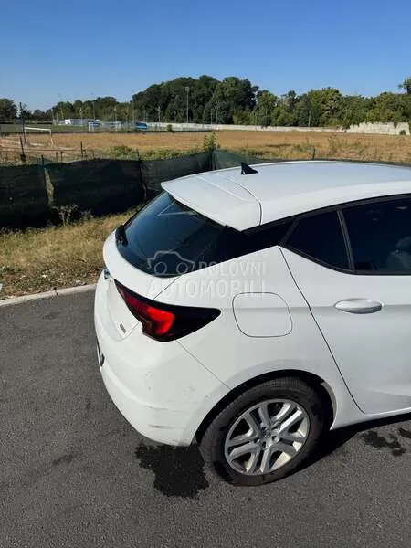 Opel Astra K 2016 photo 5