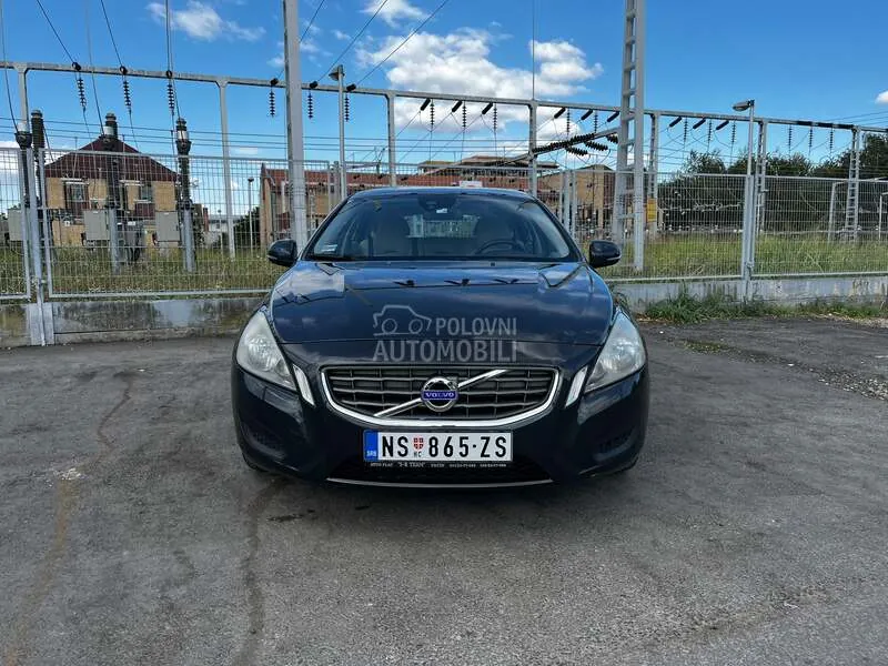 Volvo V60 2013 photo 3