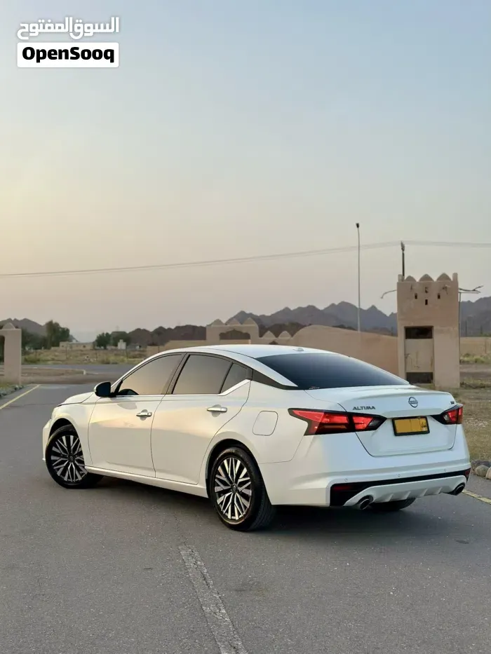 Nissan Altima 2024 photo 2