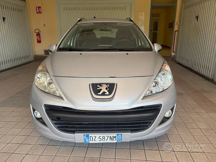 Peugeot 207 2009 photo 2