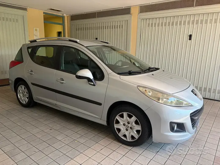 Peugeot 207 2009 photo 3