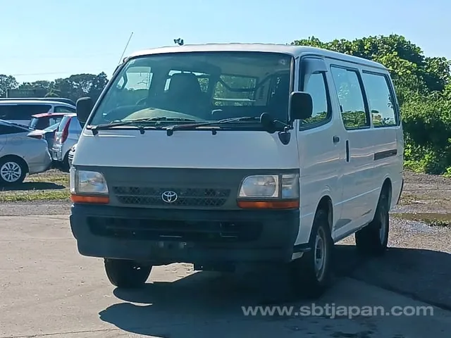 Toyota Hiace 2003 photo 3