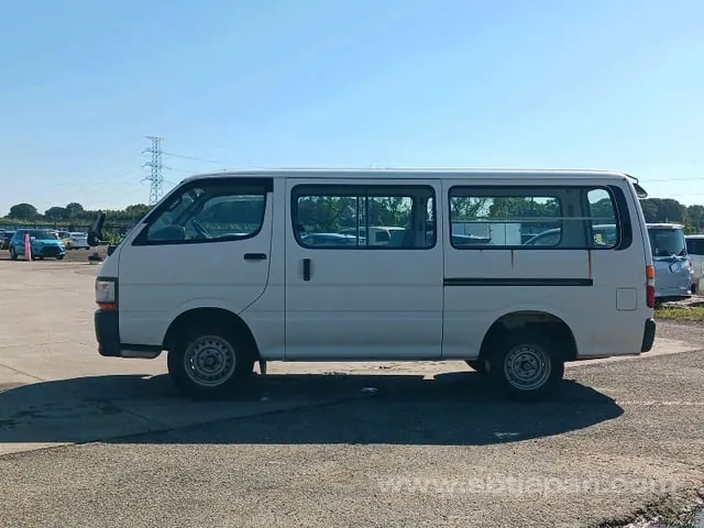Toyota Hiace 2003 photo 4