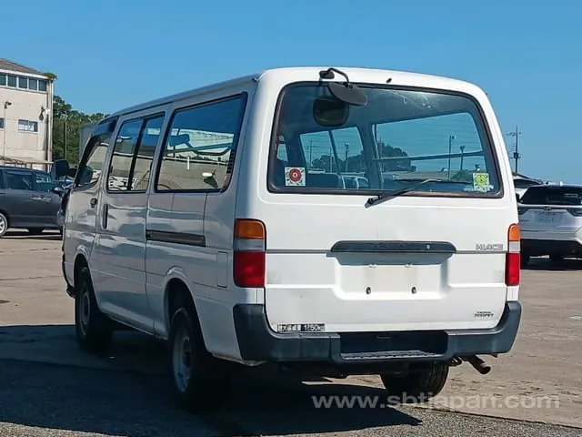 Toyota Hiace 2003 photo 5