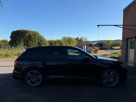 Audi Q7 2017 photo 4