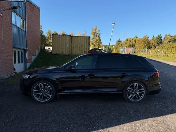 Audi Q7 2017 photo 3