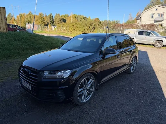 Audi Q7 2017 photo 2