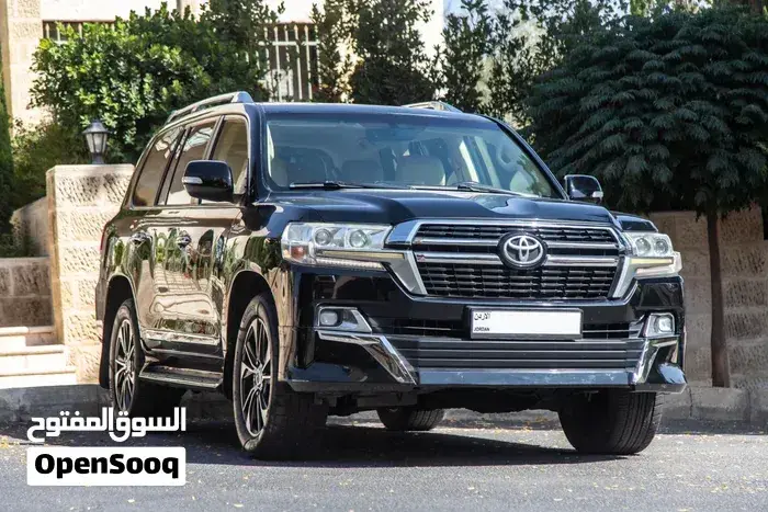 Toyota Land Cruiser Gxr 2017 photo 2