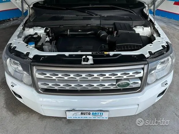 Land Rover Freelander 2011 photo 3