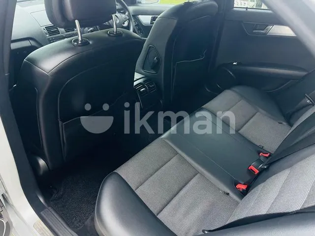 Mercedes-Benz C180 2009 photo 4