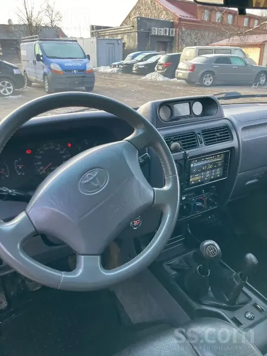 Toyota Land Cruiser 2001 photo 3