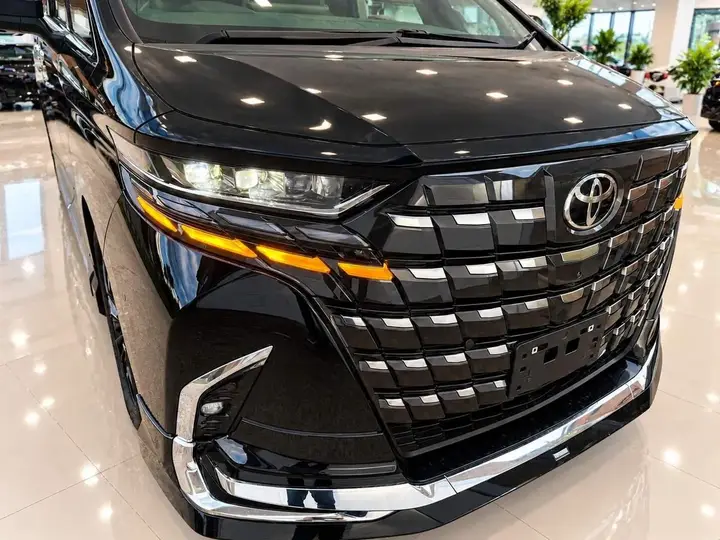 Toyota Alphard 2024 photo 4